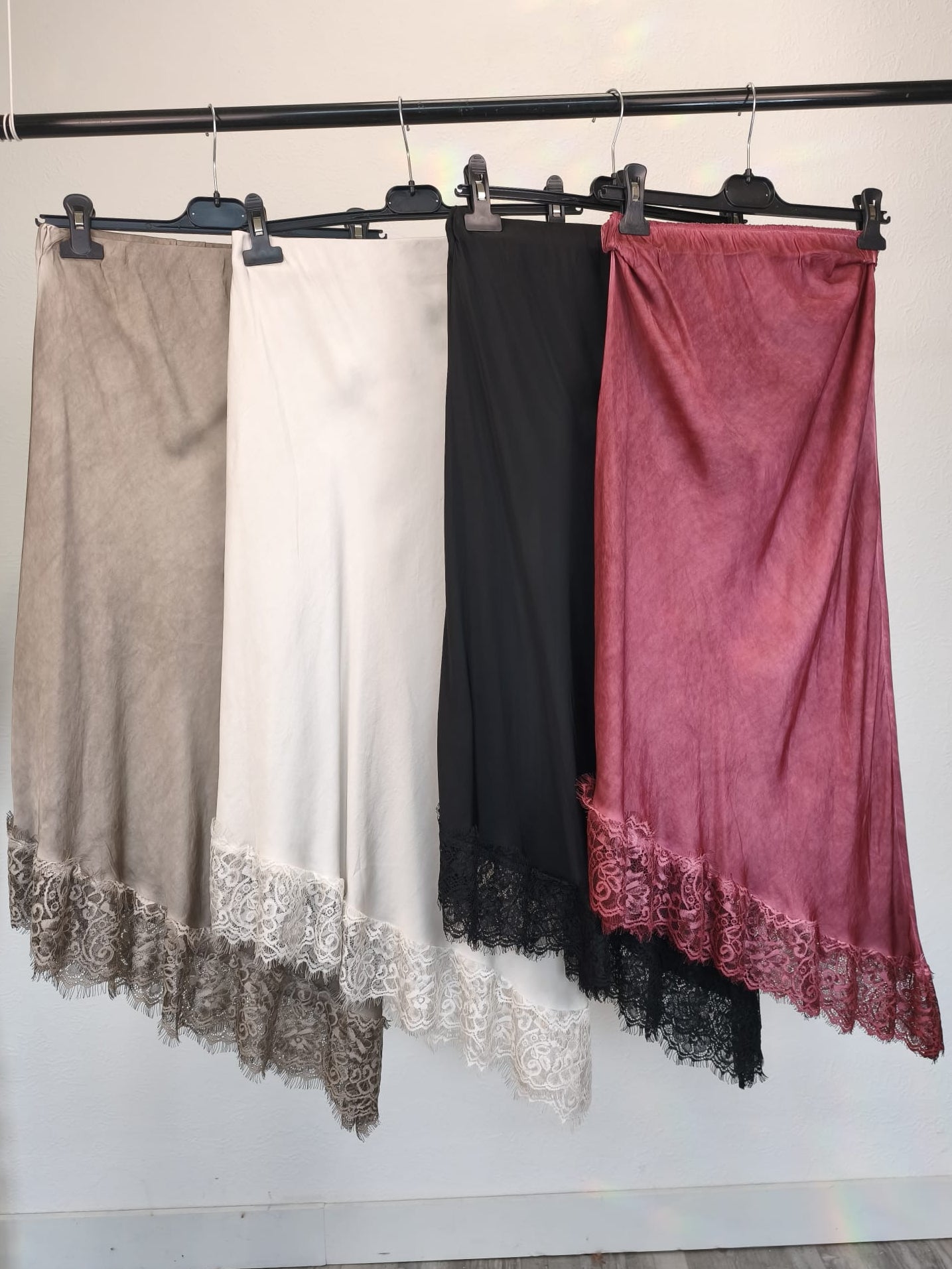 Rock mit Spitze lang asymmetrisch