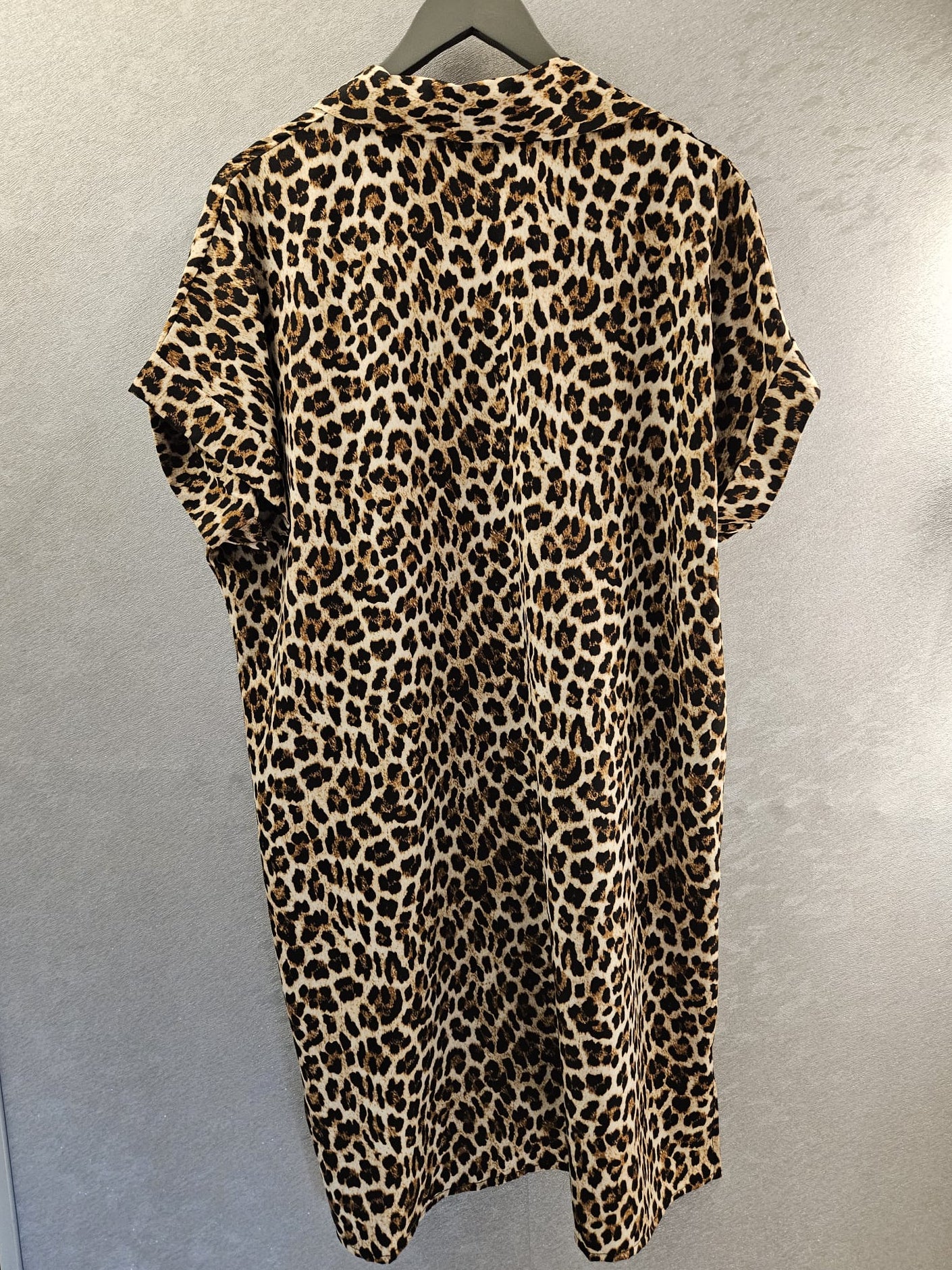 Kleid kurzärmlig mit Kragen Animalprint beige/schwarz