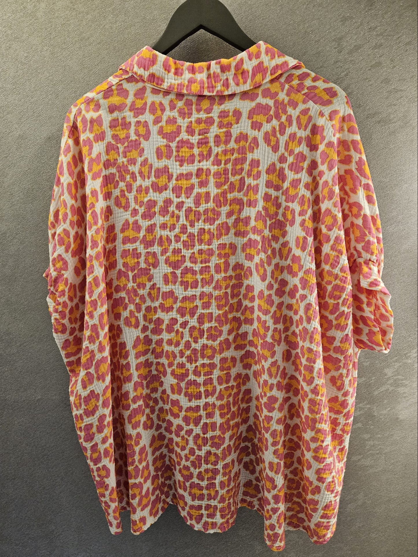 Musselin-Bluse kurzärmlig Animalprint pink/orange Oversize