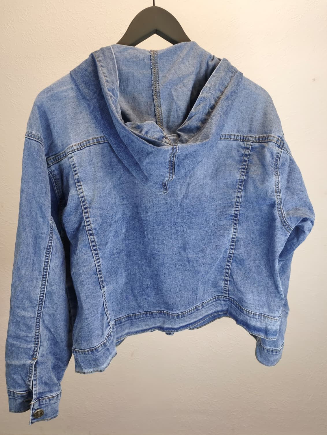 Jeans-Jacke mit Kapuze