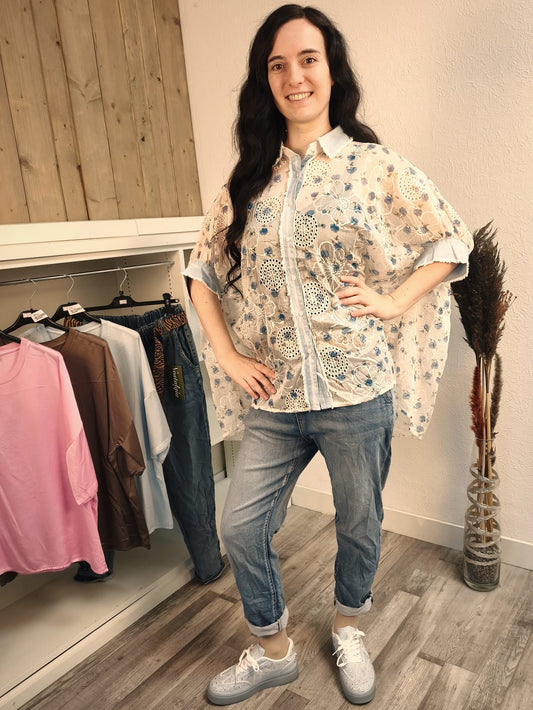 Bluse kurzärmlig weiß durchsichtig, mit floralen Stickereien, oversized