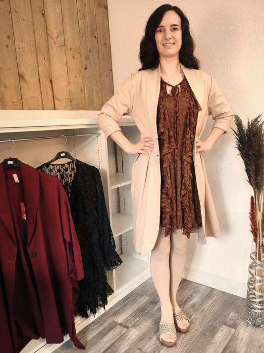 Leichter Mantel mit Knöpfen und Seitentaschen, beige, sehr elastisch