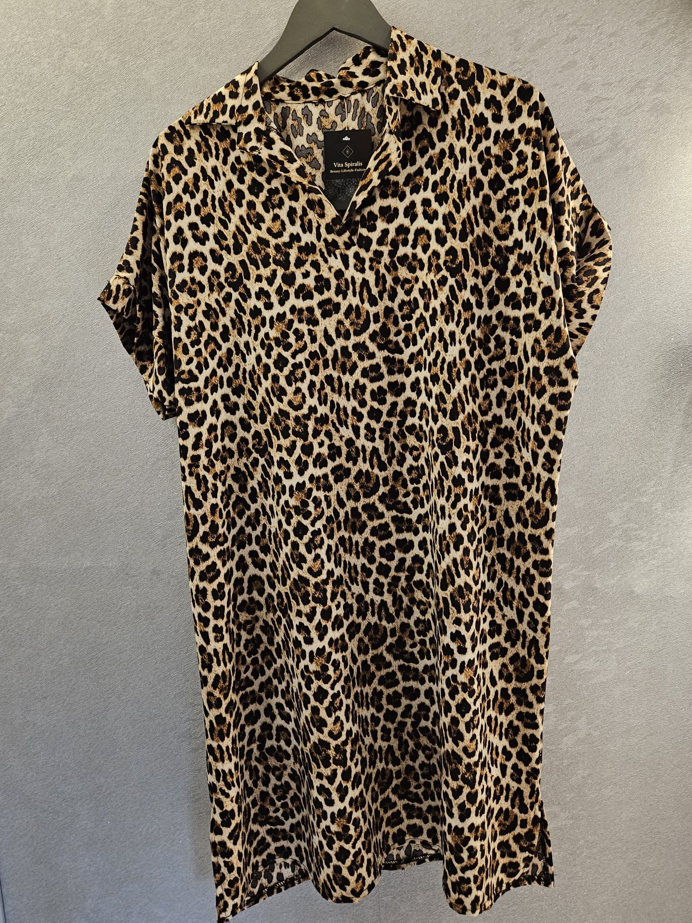 Kleid kurzärmlig mit Kragen Animalprint beige/schwarz