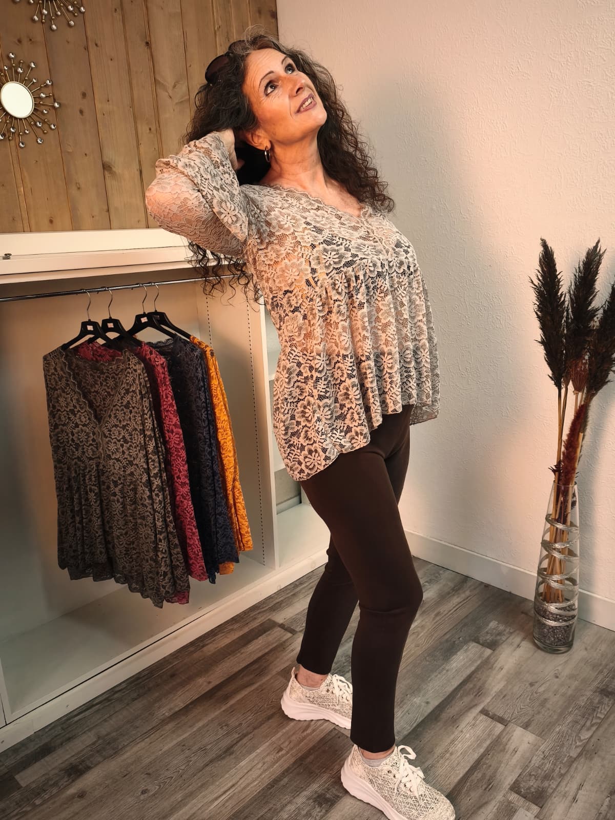 Transparente Spitzen-Bluse