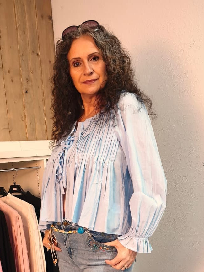 Bluse mit Schleifchen und Rüschenoptik