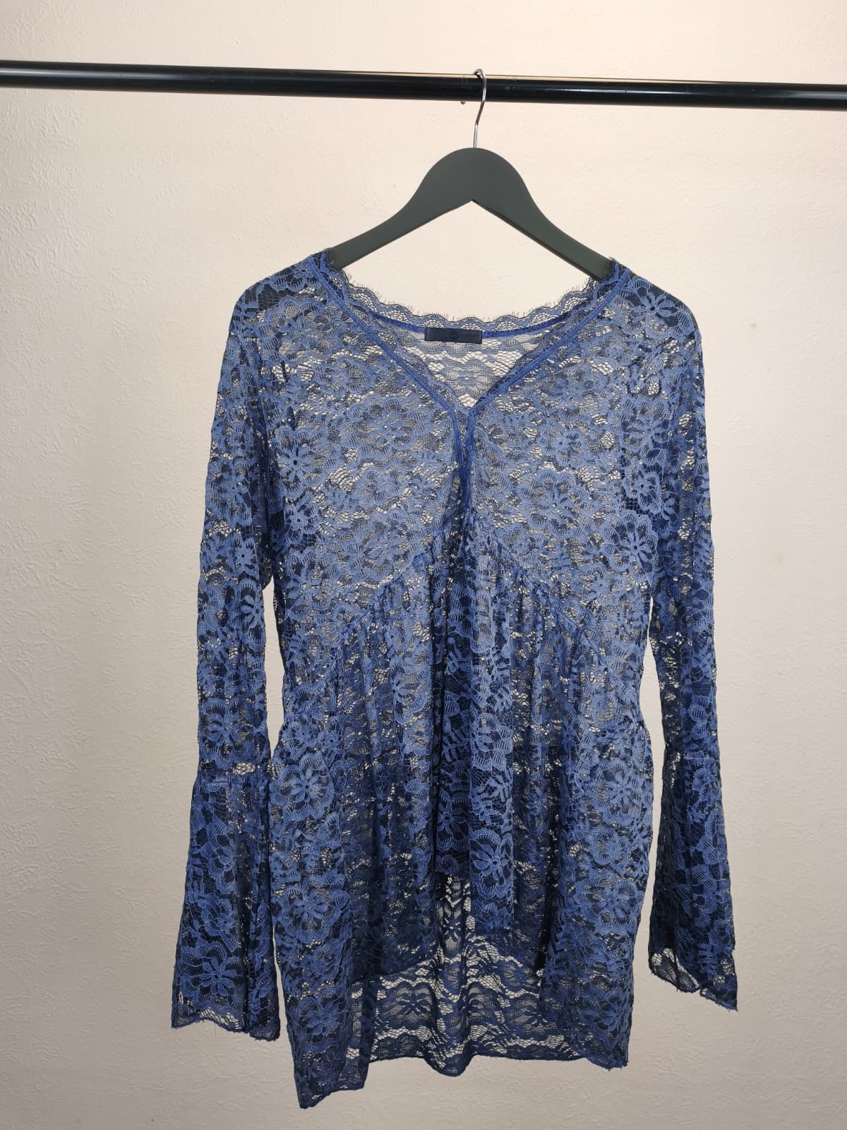 Transparente Spitzen-Bluse