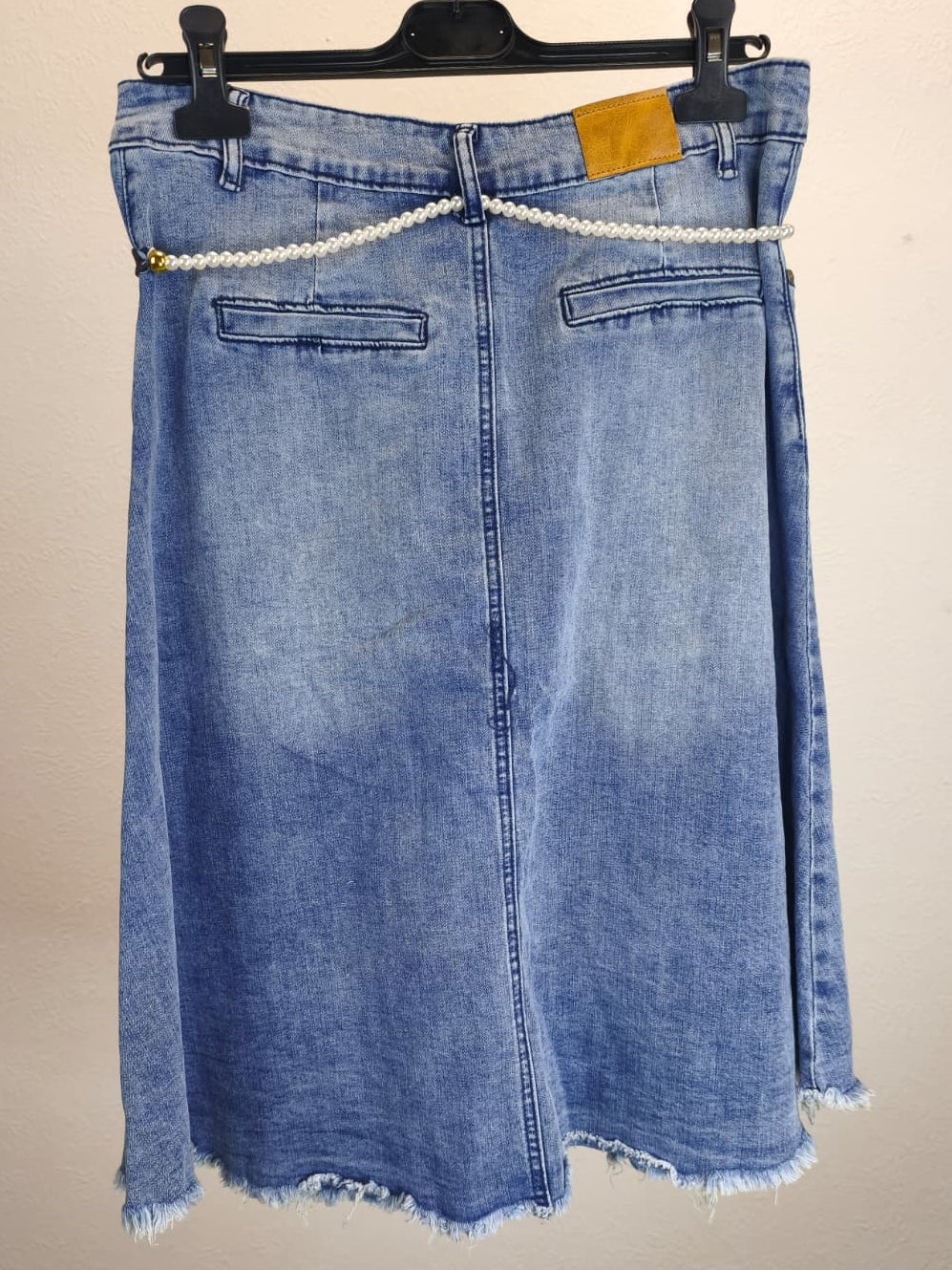 Jeans-Rock mit Perlengürtel