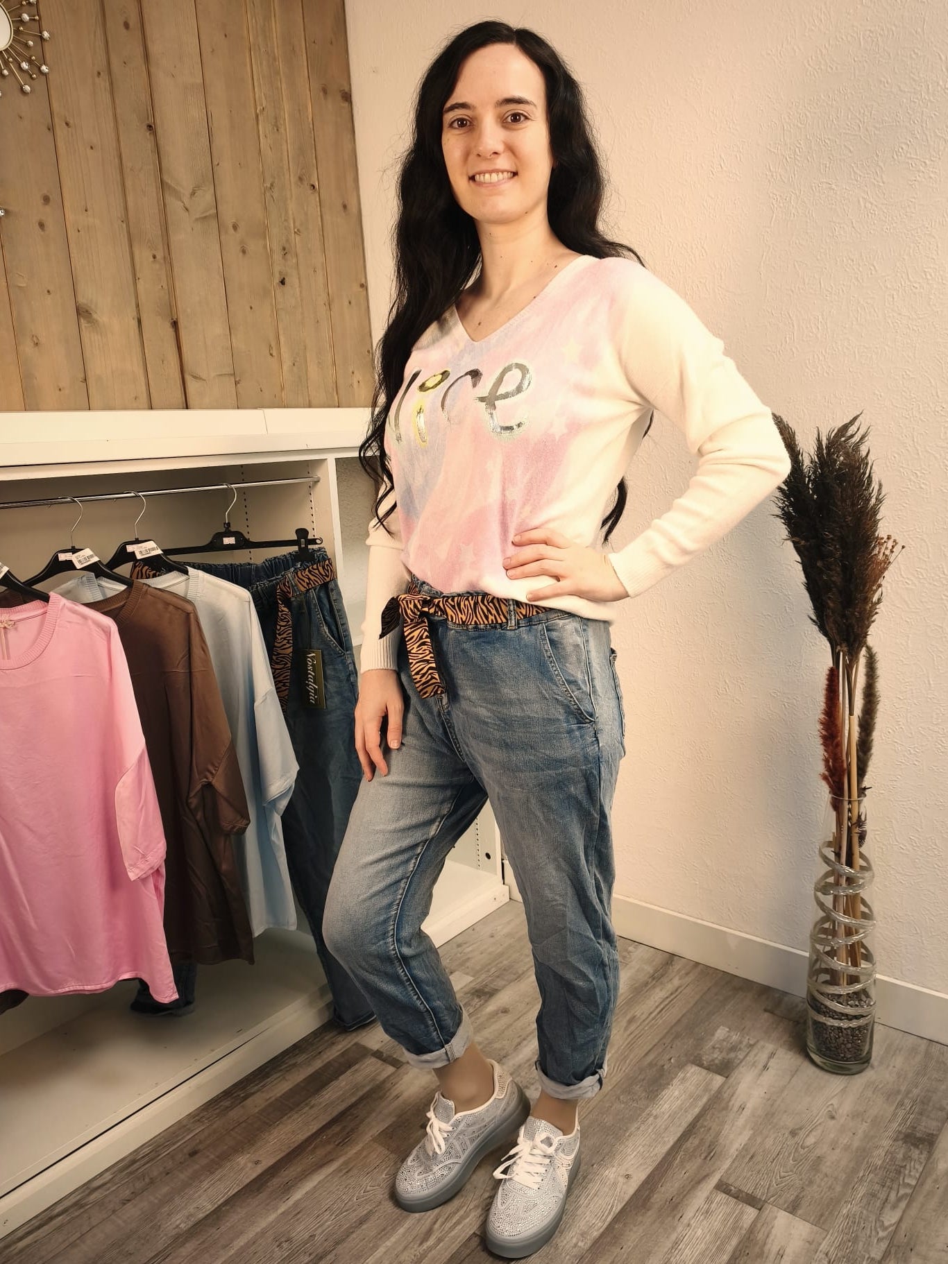 Leichter, weicher Pullover mit Bündchen, creme mit Pastell-Farbdruck