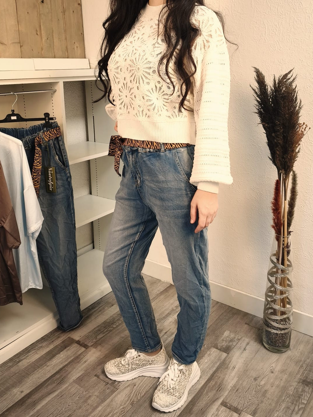 Jeans mit Gummibund und Gürtel, Knitteroptik, sehr stretchig