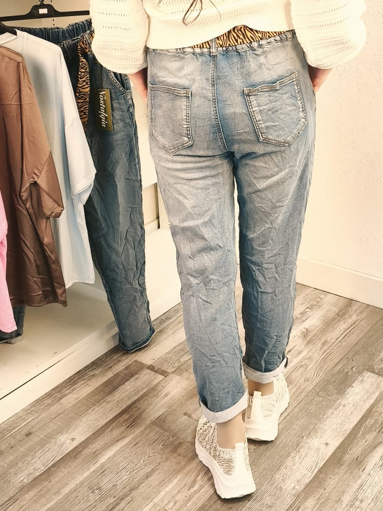 Jeans mit Gummibund und Gürtel, Knitteroptik, sehr stretchig