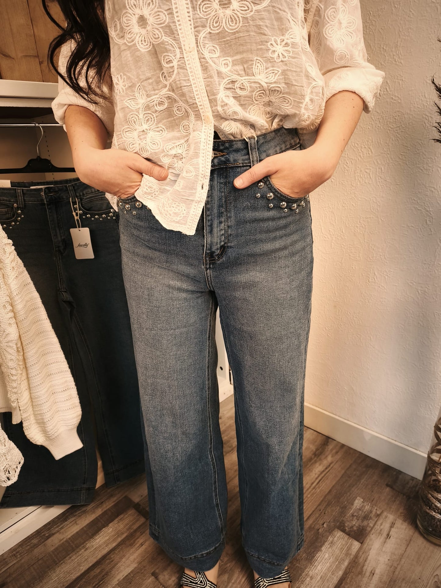 Wide-Leg-Jeans mit Nieten stretchig