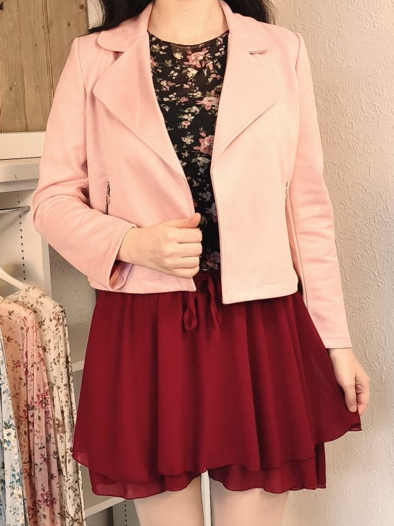 Kurze Jacke in Velour-Lederoptik mit Reißverschluß-Taschen