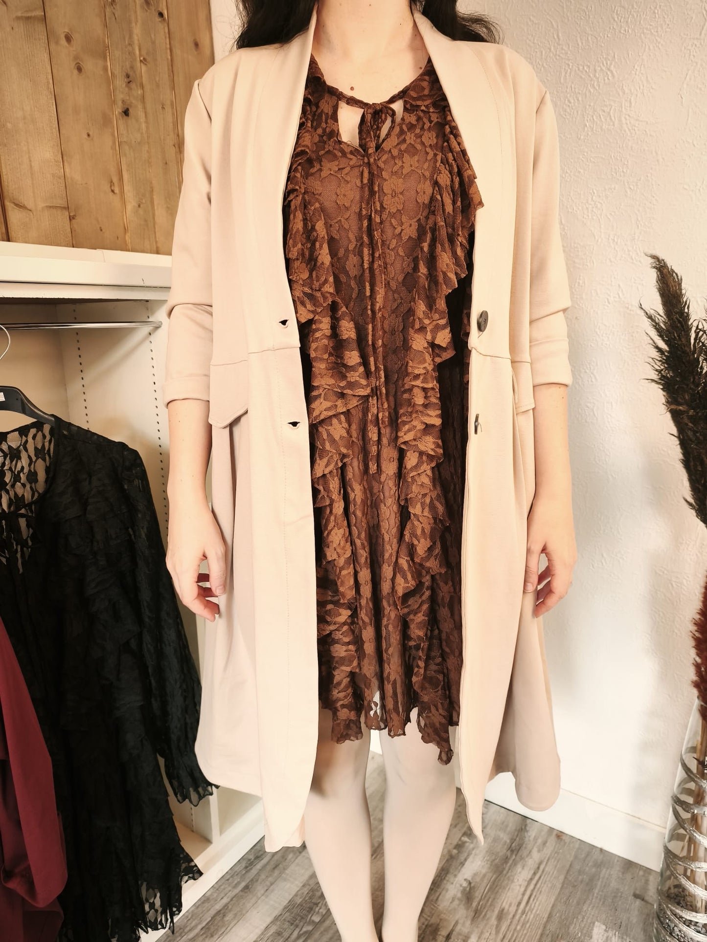 Leichter Mantel mit Knöpfen und Seitentaschen, beige, sehr elastisch