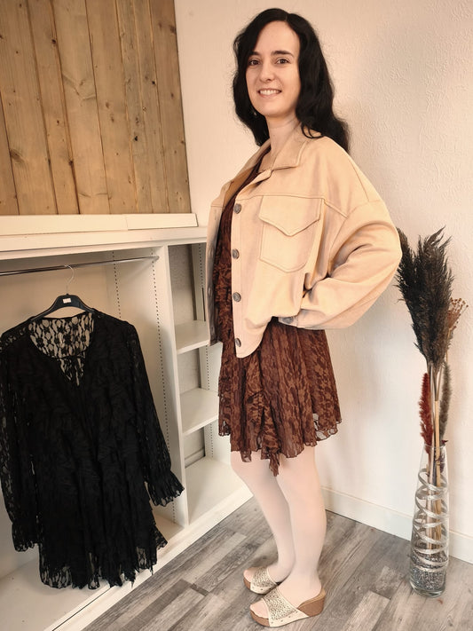 Kurze Jacke in Velour-Lederoptik mit Knöpfen und Gummizug