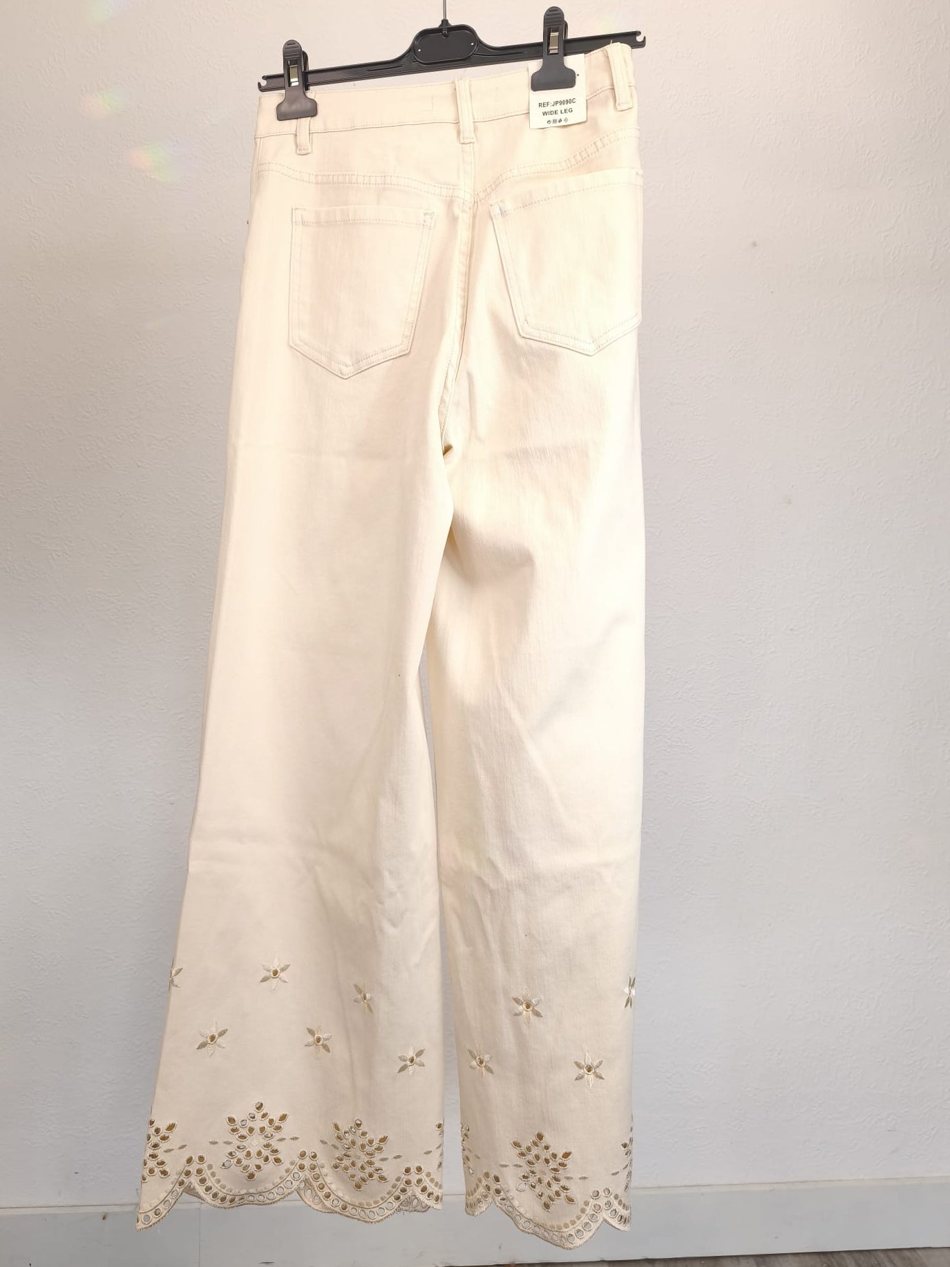 Wide-Leg-Jeans mit Spitzendetails, buttermilchgelb