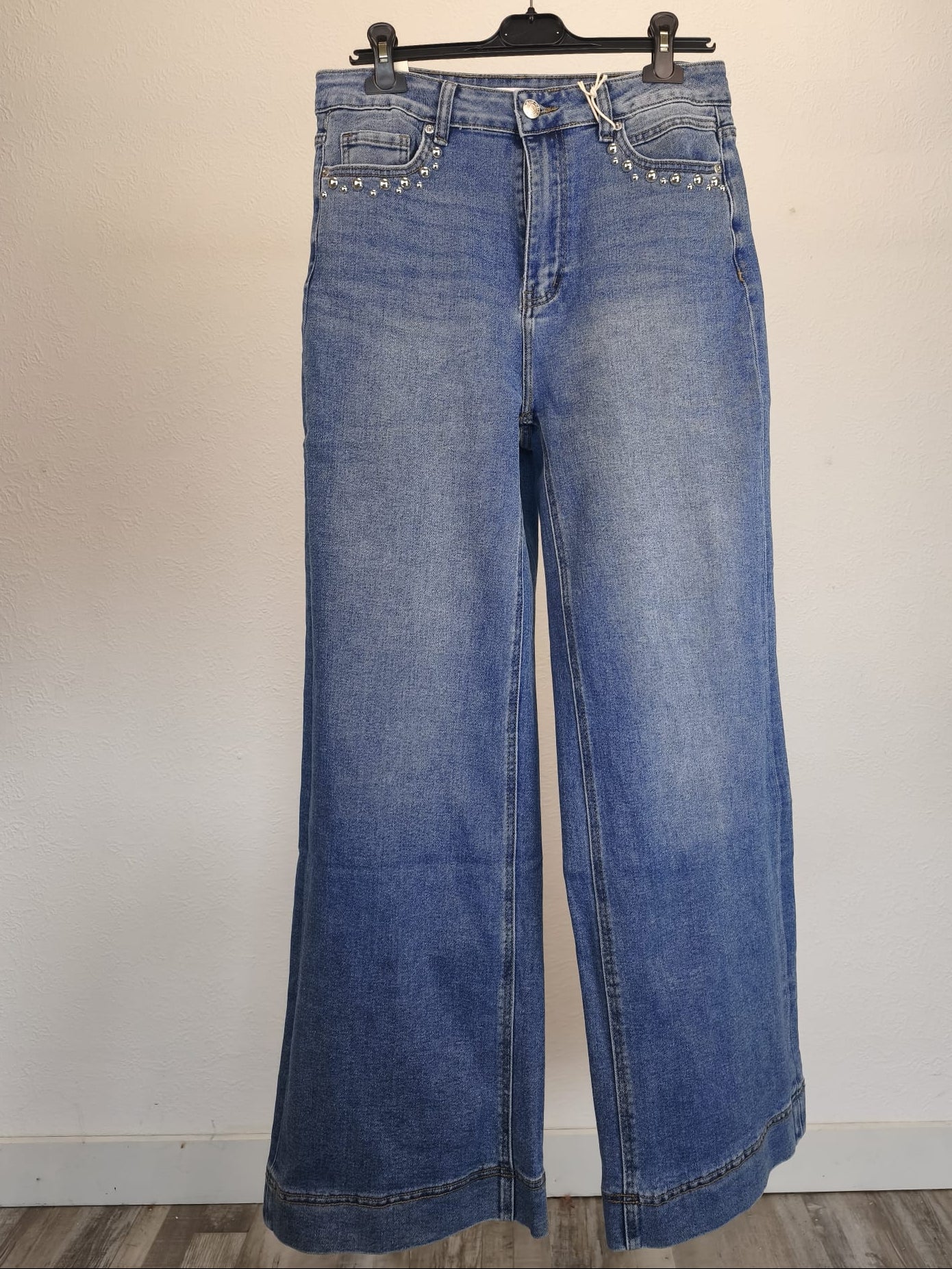 Wide-Leg-Jeans mit Nieten stretchig
