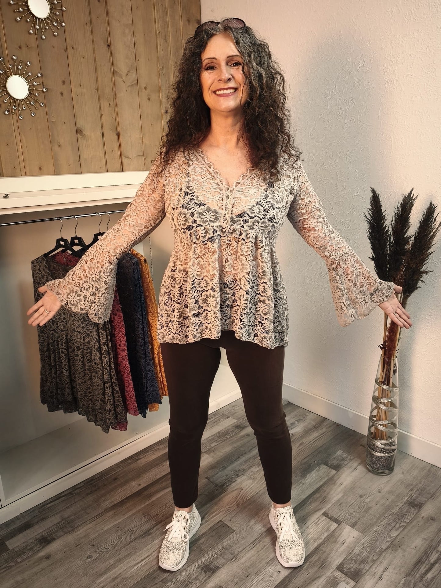Transparente Spitzen-Bluse