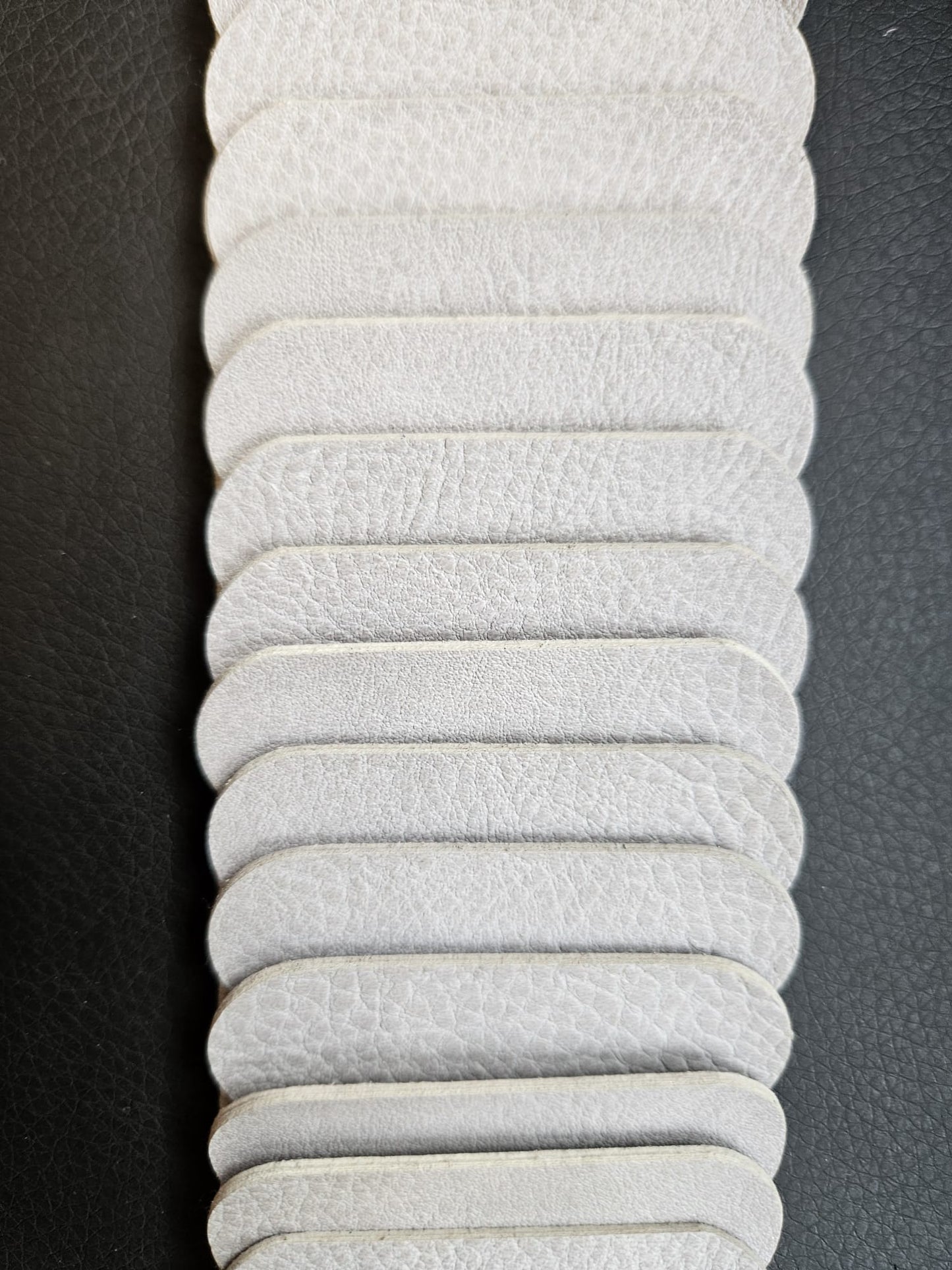 Stretchgürtel mit Silberschnalle, verschiedene Farben