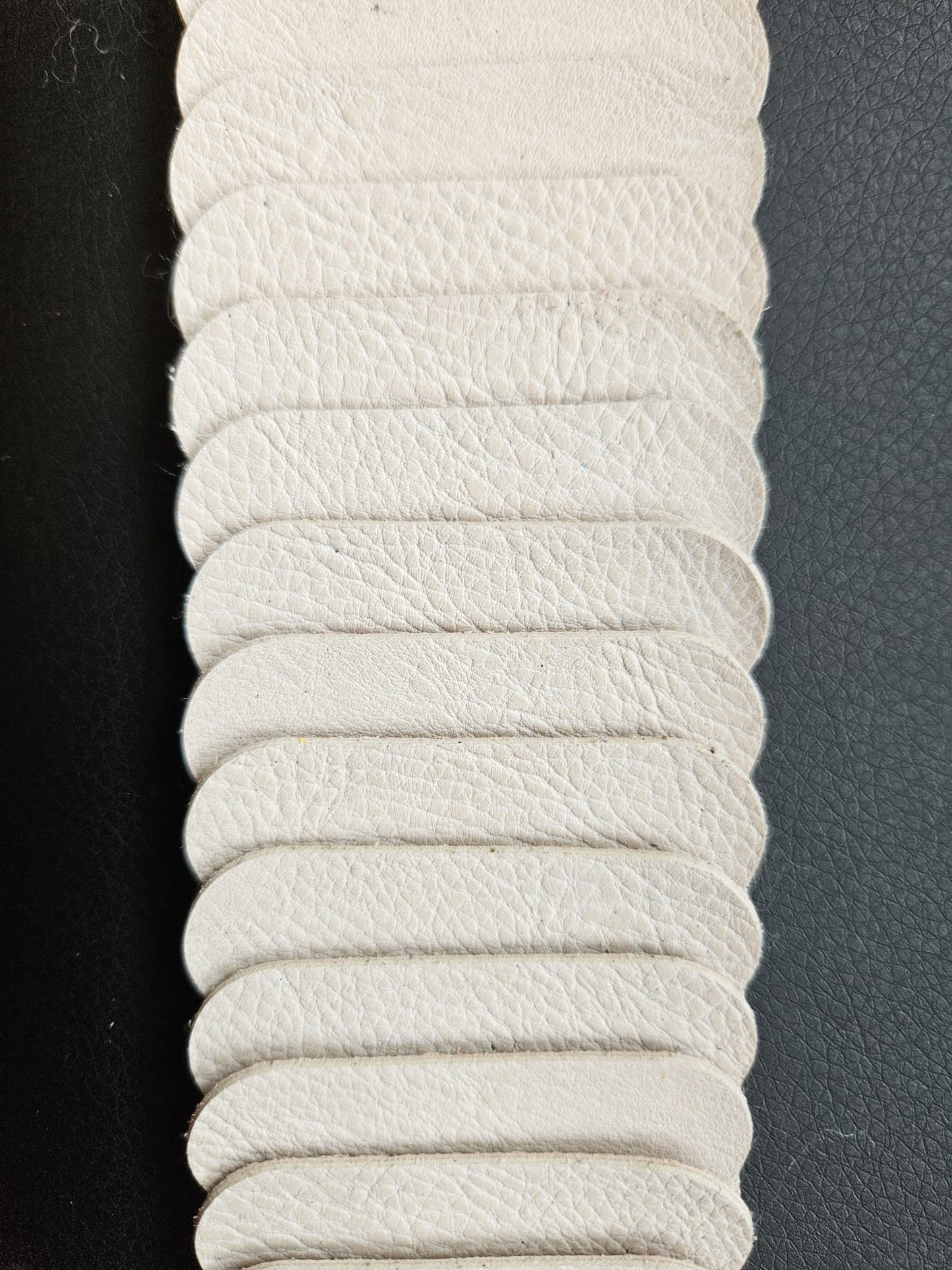 Stretchgürtel mit Silberschnalle, verschiedene Farben