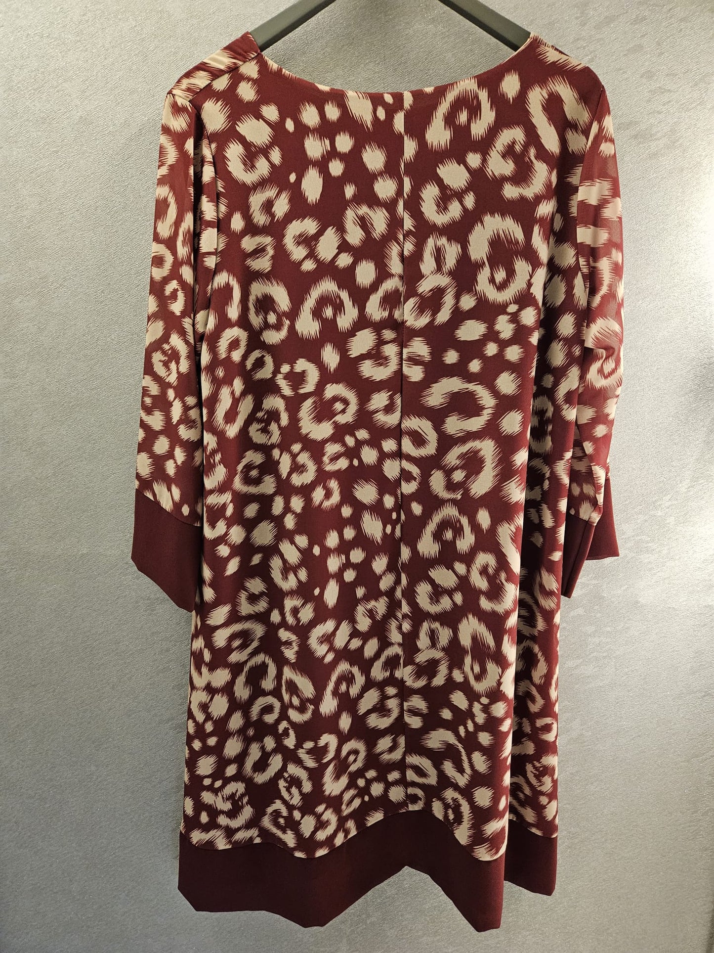 Kleid dreiviertelarm mit Unterfutter Animalprint Beere/Beige
