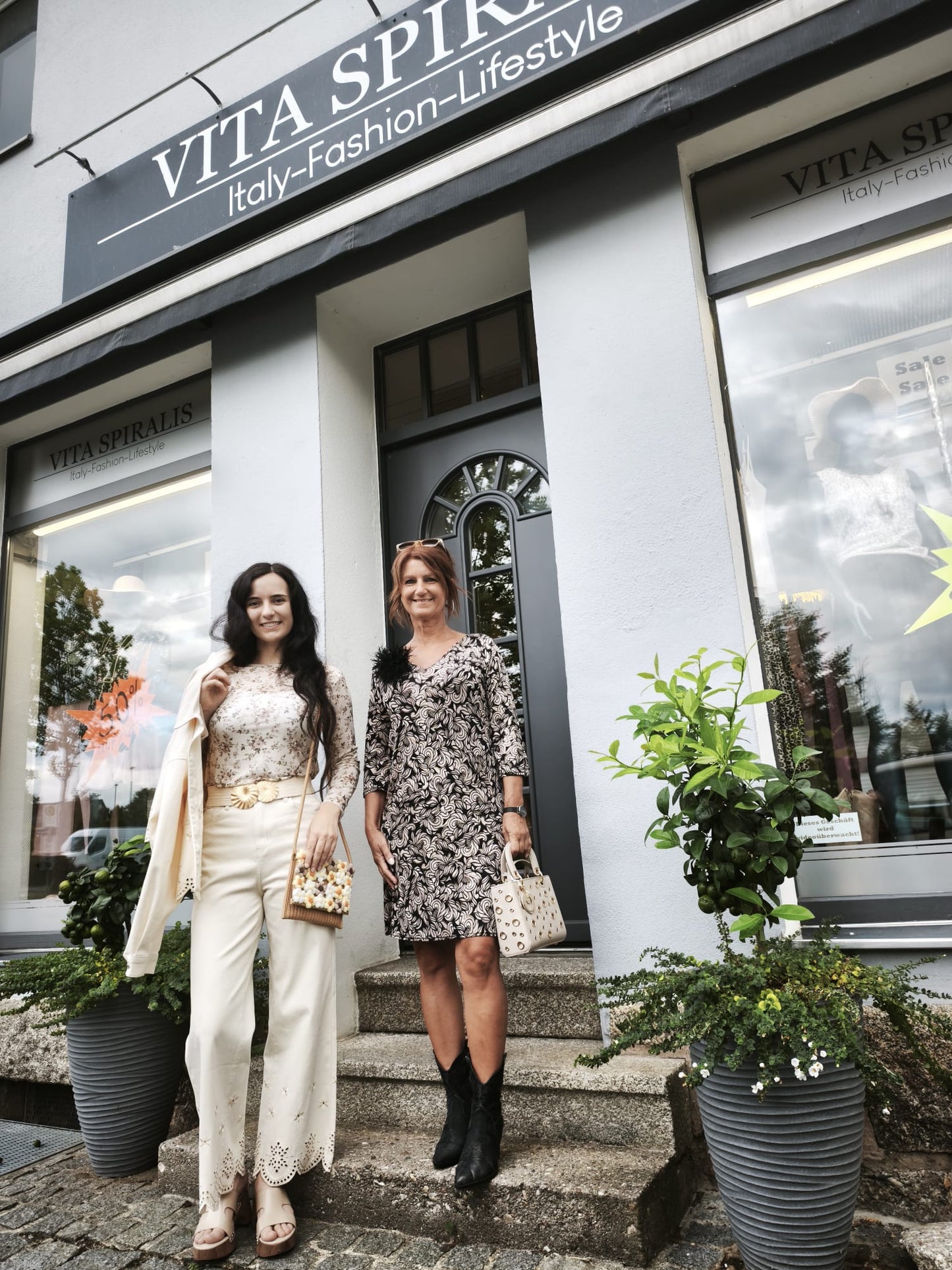 Sommerkleid  (Outfit links im Shop)